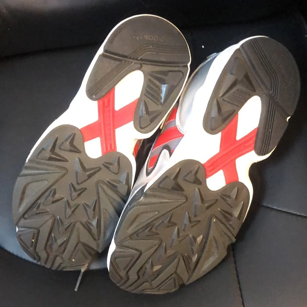 Adidas Yung-96 Chasm sneakers size 5